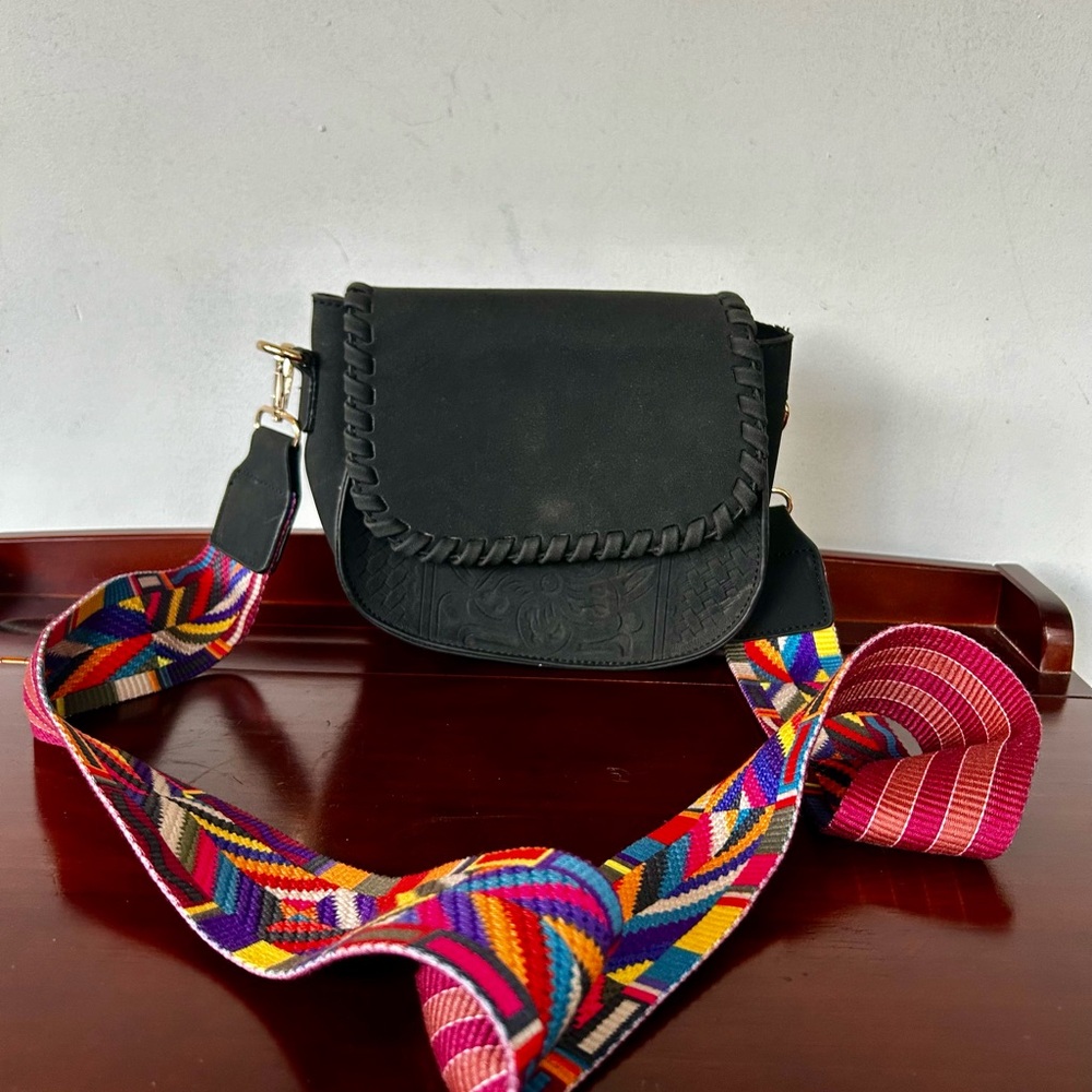 Kiss Me Couture Elegant Black Crossbody Bag with Multicolor Strap